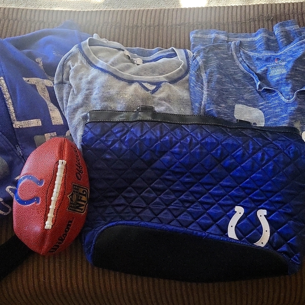 Colts lot of 5 items all used but great..2 tops...golf cover...purse..sweatshirt